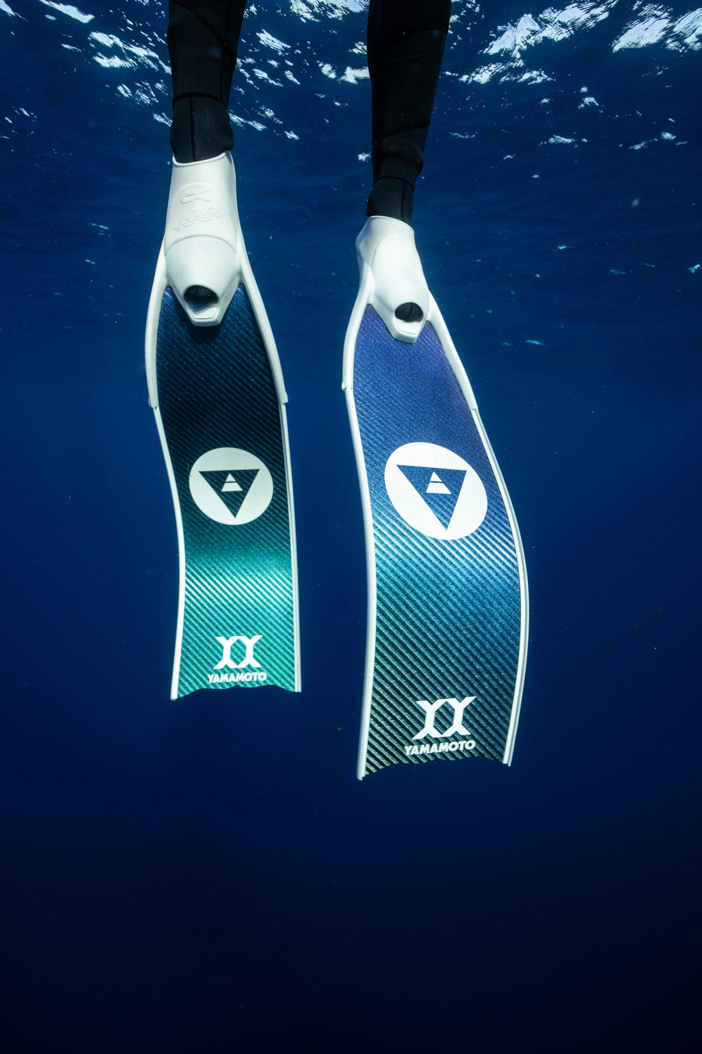 Alchemy Aurora by Yamamoto Carbon Fiber Fins (30º)