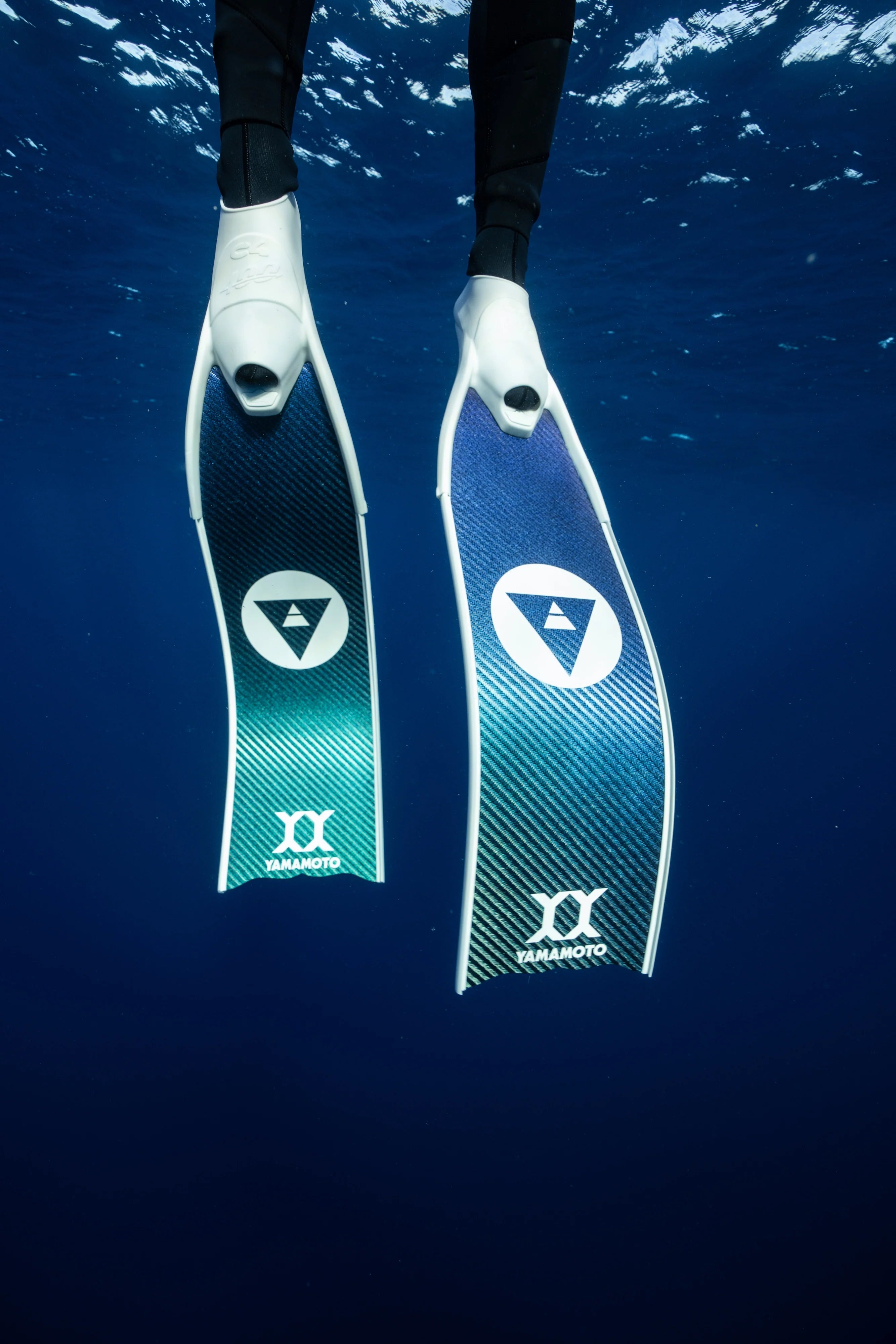 Alchemy Aurora by Yamamoto Carbon Fiber Fins (30º)