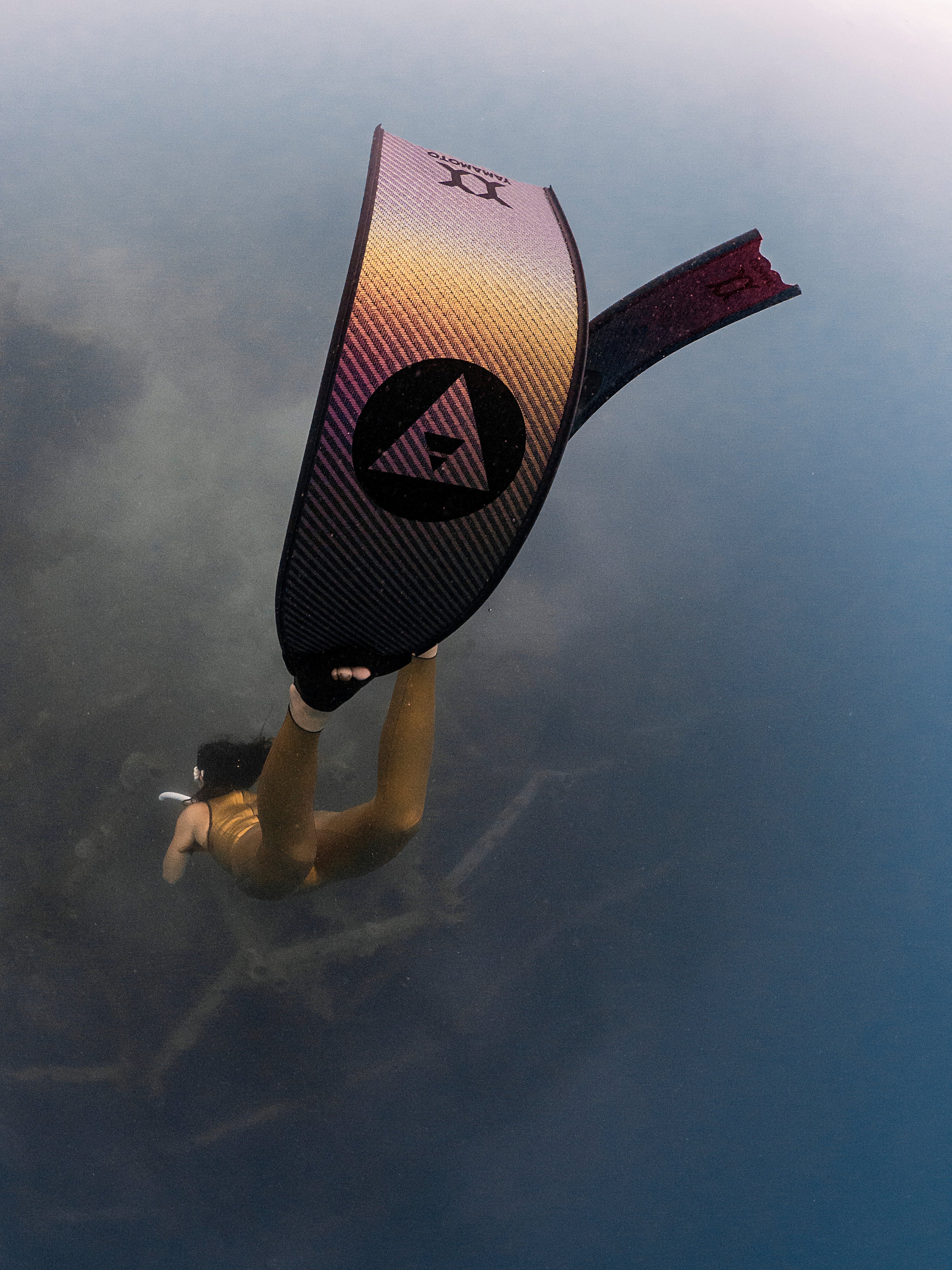 Alchemy Aurora by Yamamoto Carbon Fiber Fins (30º)