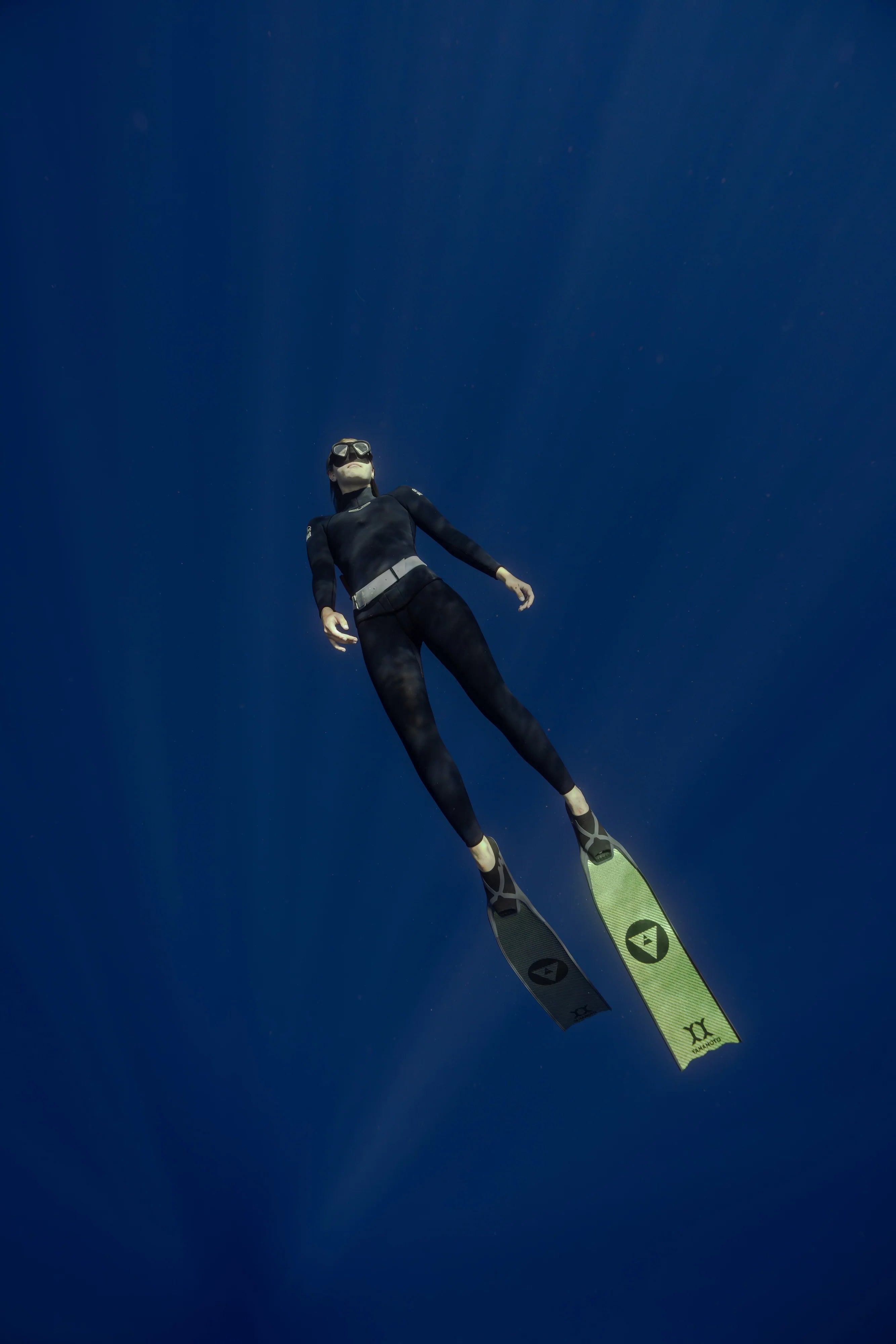 Alchemy Aurora by Yamamoto Carbon Fiber Fins (30º)